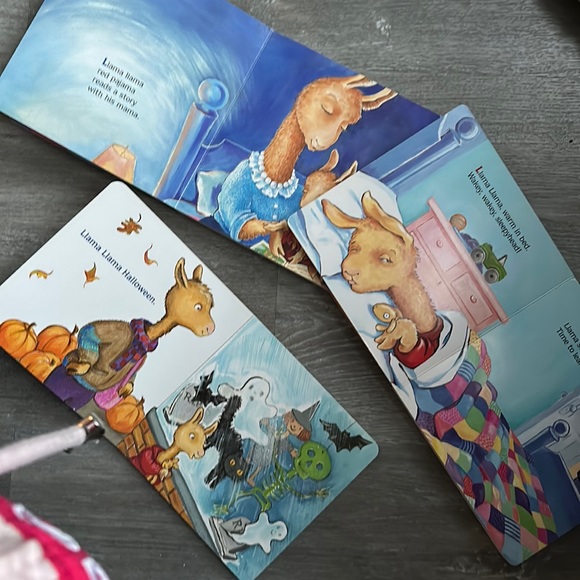 Books - Picture 3 of 3